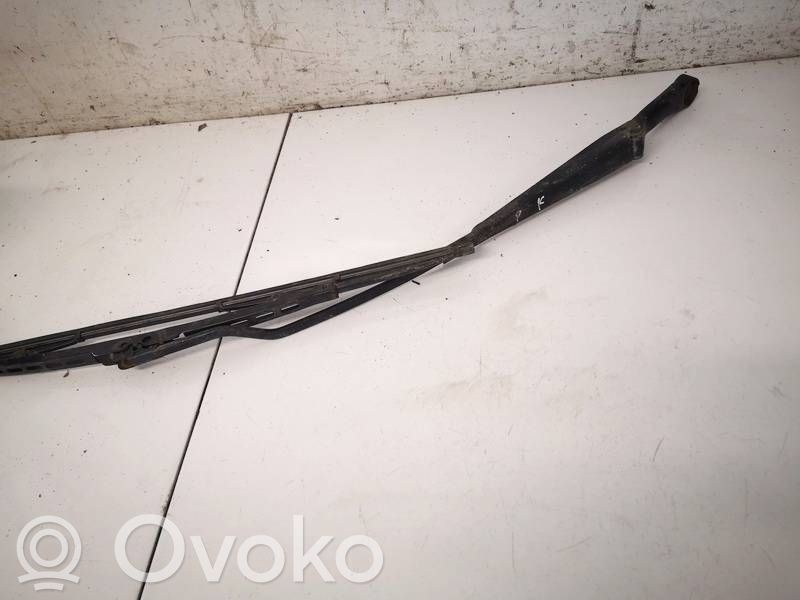 Volkswagen PASSAT B5.5 Braccio della spazzola tergicristallo anteriore