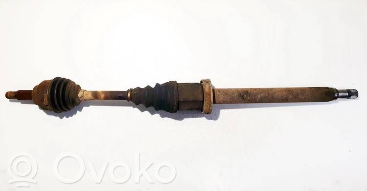 Etuvetoakseli