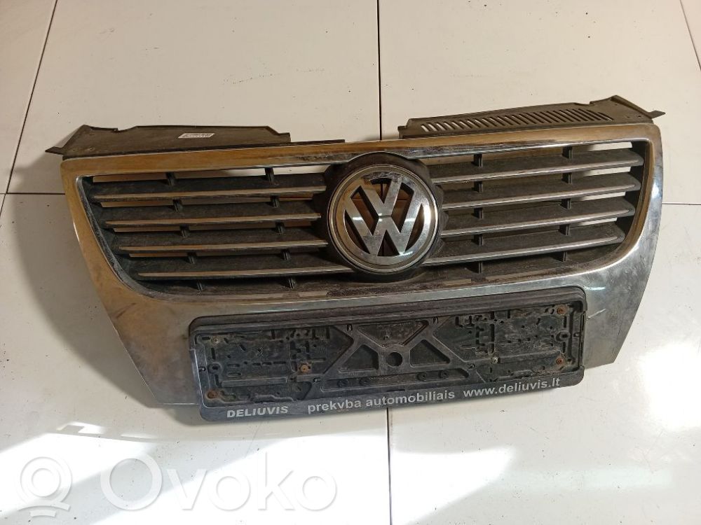 Volkswagen PASSAT B6 Etusäleikkö 
