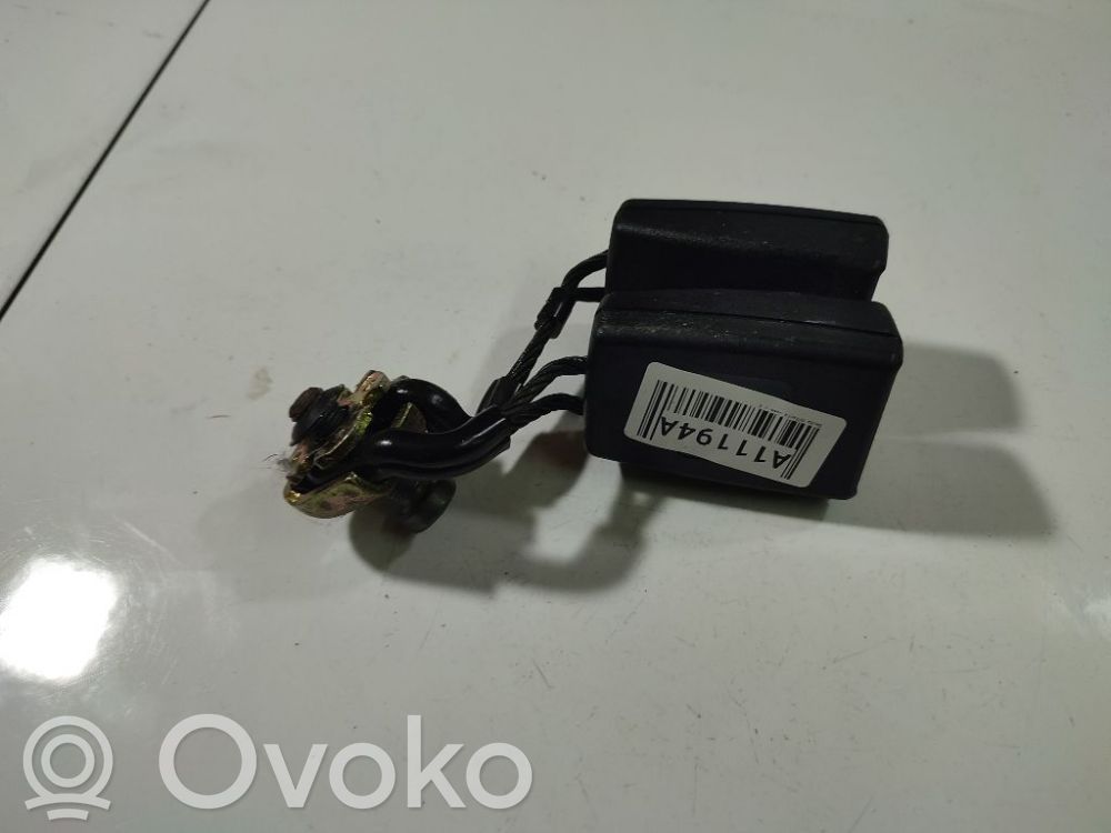 Skoda Octavia Mk2 (1Z) Klamra środkowego pasa bezpieczeństwa fotela tylnego