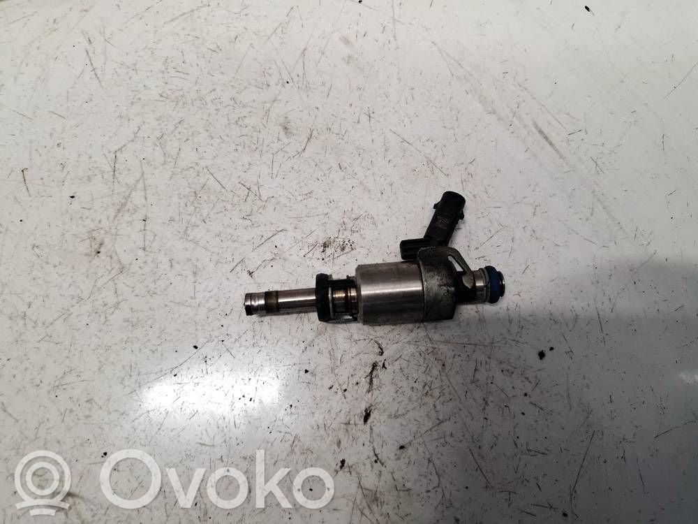 Volkswagen PASSAT CC Injector combustibil