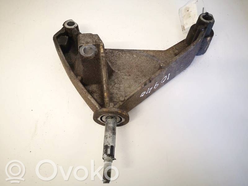 Engine mounting bracket   8200013682,30780424,8200013682,8200013682C