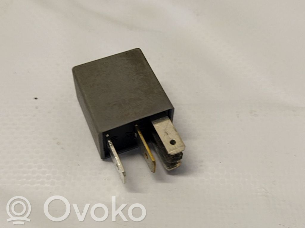 Opel Signum Muu rele 