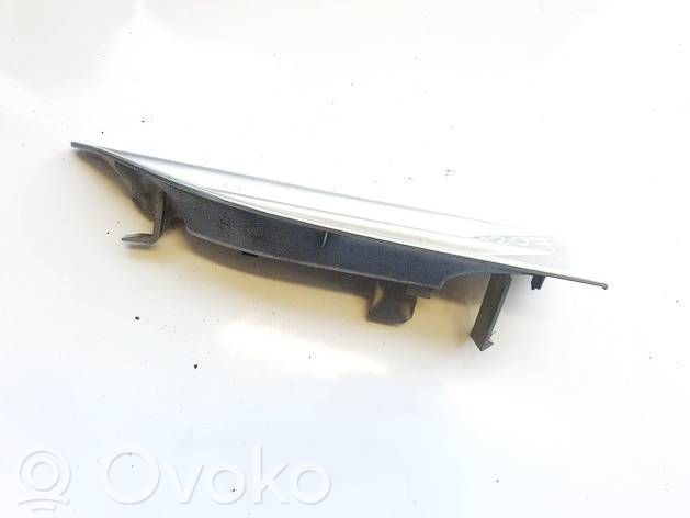 Ford Kuga I Mască aripă față (turnată) 