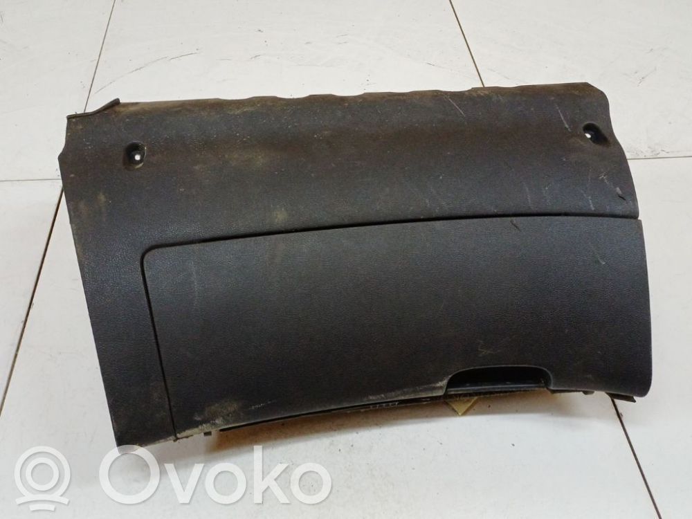 Skoda Octavia Mk2 (1Z) Cutie mănuși 