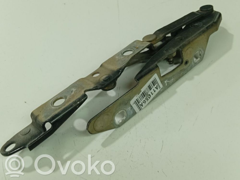 Jaguar X-Type Tailgate/trunk/boot hinge 