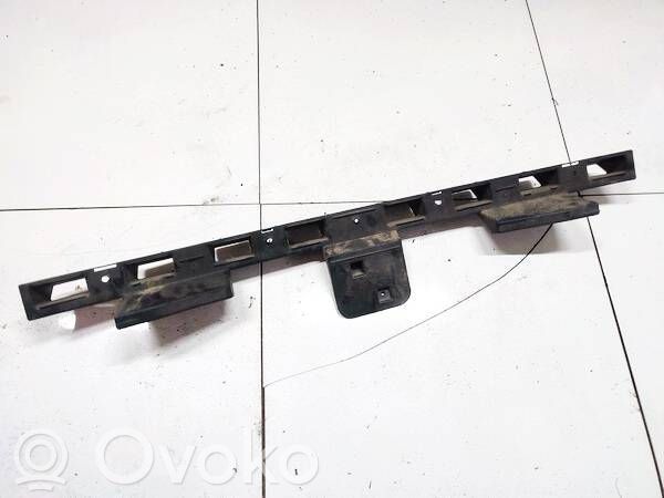 Ford Focus C-MAX Soporte de montaje del parachoques trasero 