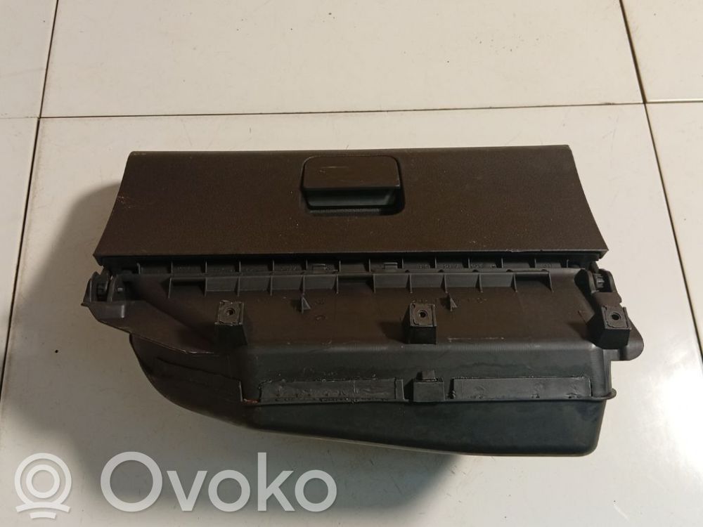 Volkswagen Polo IV 9N3 Vano portaoggetti 