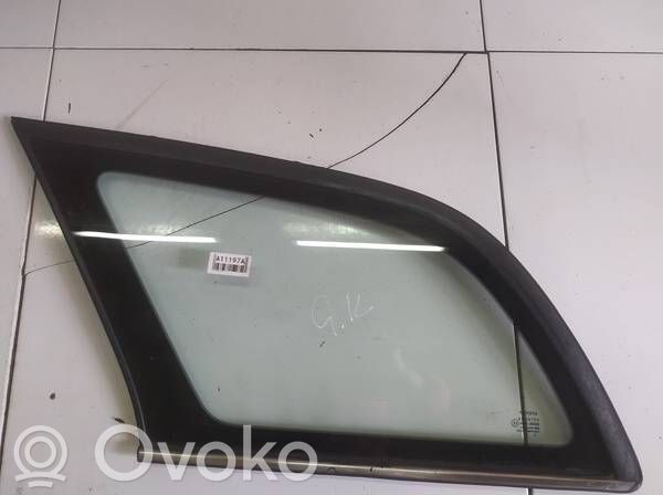 Toyota Avensis T250 Finestrino laterale posteriore