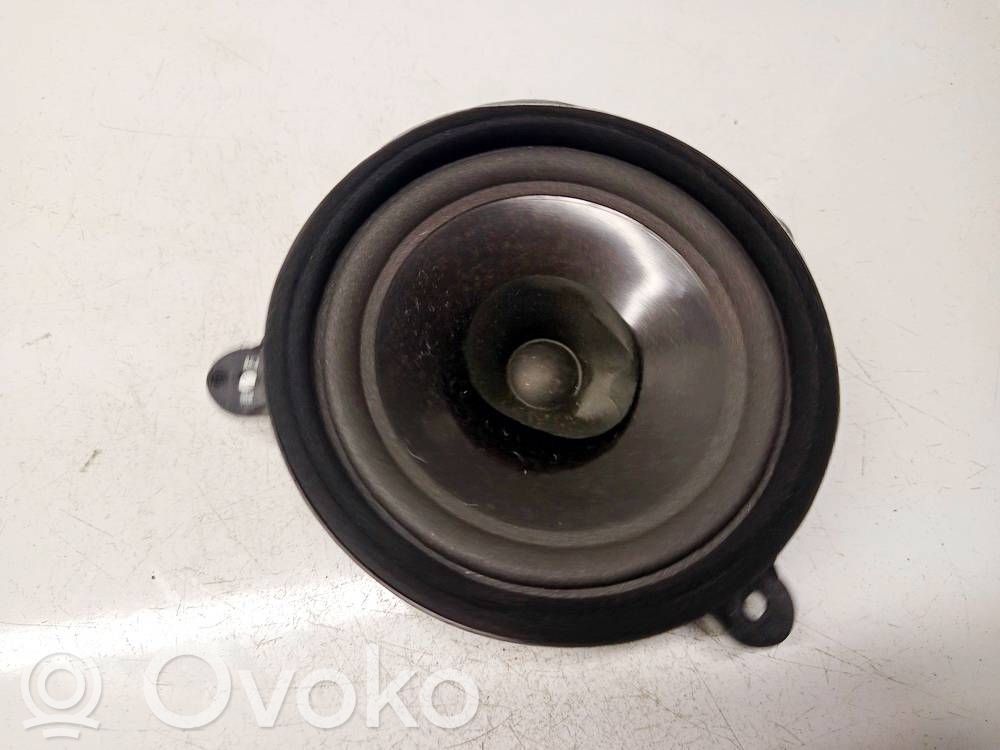 Subaru Legacy Altavoz de la puerta delantera