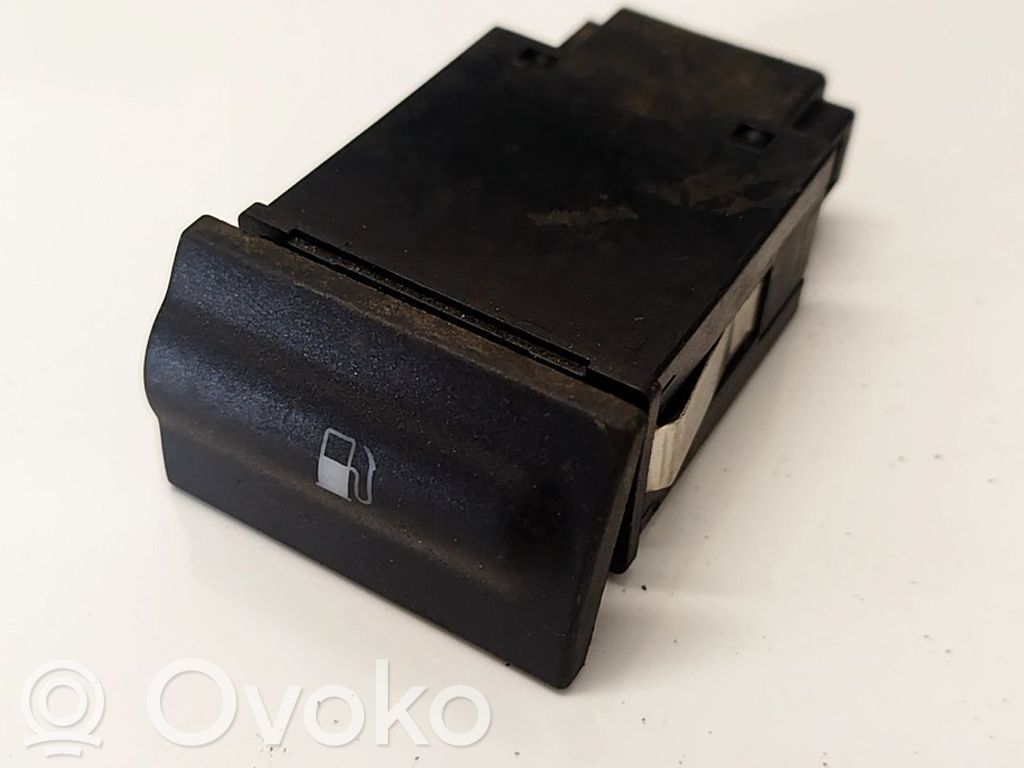 Skoda Octavia Mk1 (1U) Interruttore apertura sportello carburante