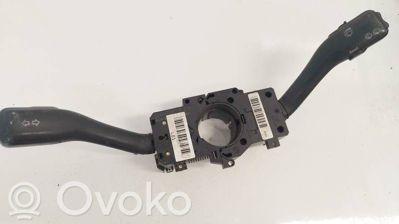 Volkswagen Golf IV Leva/interruttore dell’indicatore di direzione e tergicristallo