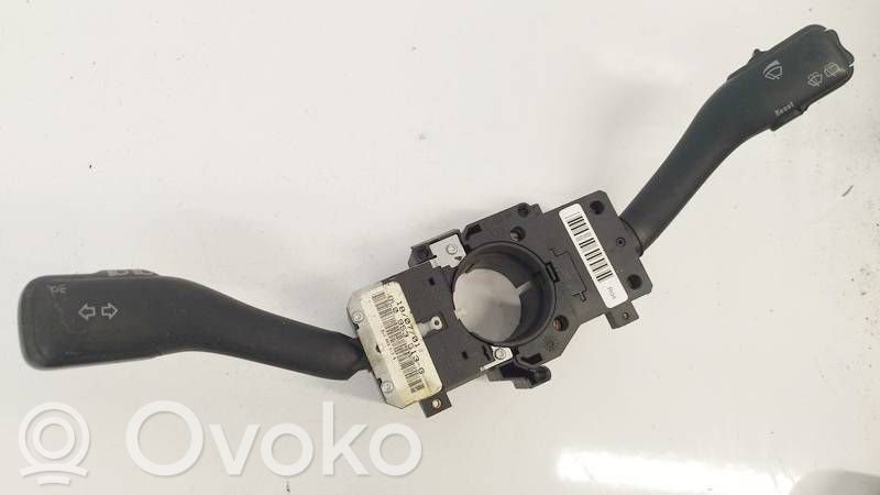 Volkswagen Golf IV Leva/interruttore dell’indicatore di direzione e tergicristallo