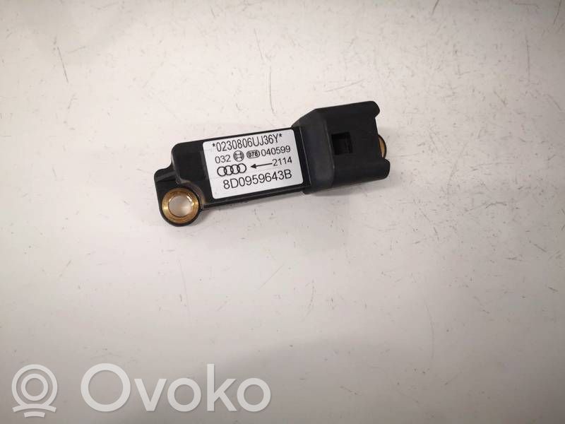Audi A4 S4 B5 8D Senzor impact/declanșare airbag 