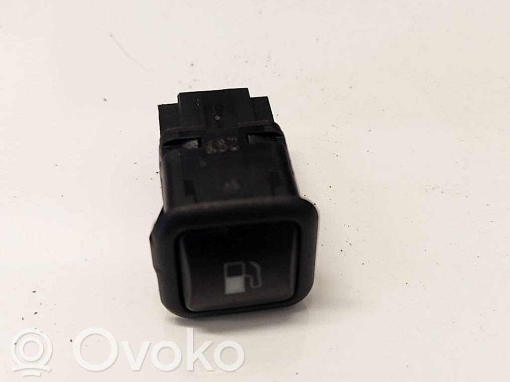 Volkswagen Golf IV Interruttore apertura sportello carburante 