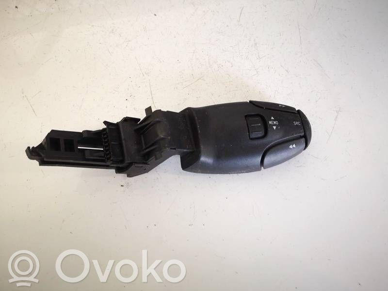 Peugeot 207 Interruptor de control multifunción 