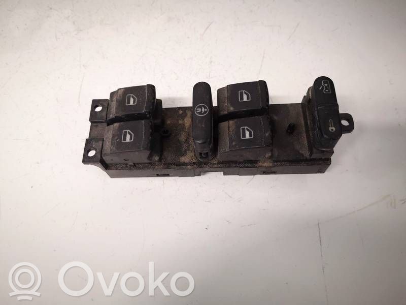 Volkswagen PASSAT B5 Comutator comandă geamuri electrice 