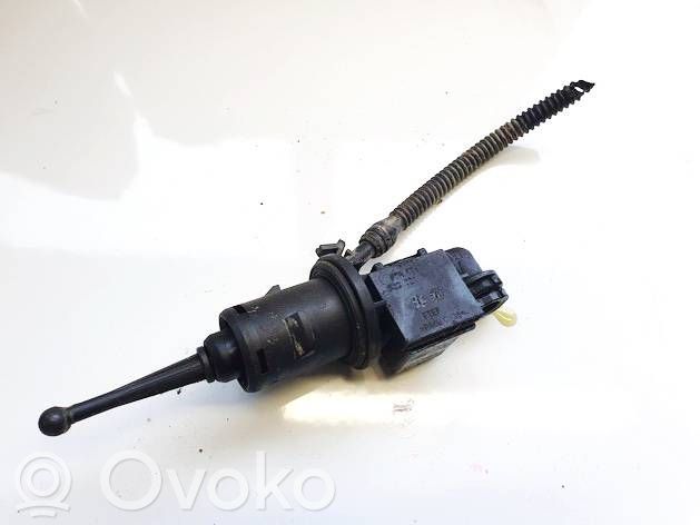 Volkswagen PASSAT B6 Cilindro maestro de embrague 
