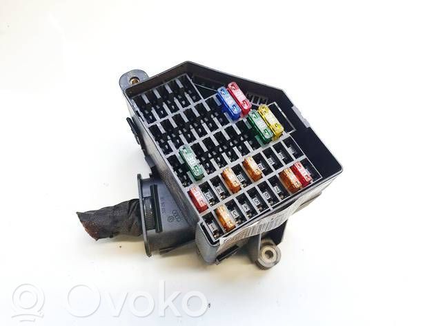 Volkswagen PASSAT B6 Set scatola dei fusibili 