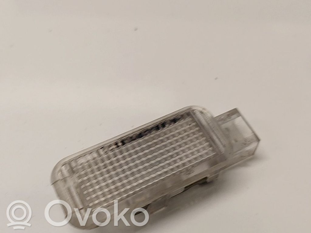 Otras luces interiores   4B0947415,4B0947415,4B0947415,4B0947415A