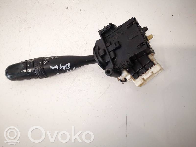 Toyota Corolla Verso E121 Manetă semnalizator 