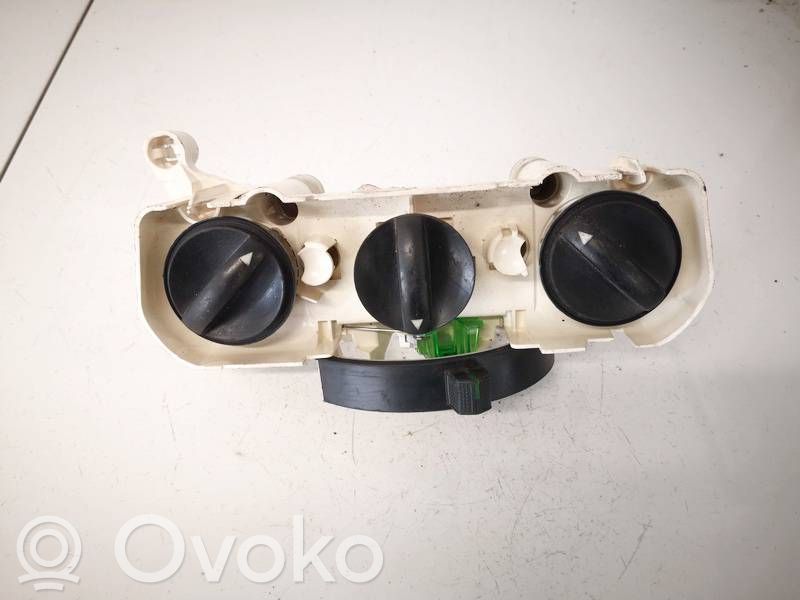 Toyota Corolla E120 E130 Climate control unit 