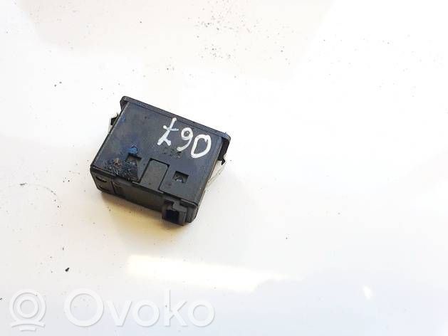 USB-Anschluss   61316930561,6131693056102,61316930561,6131693056102