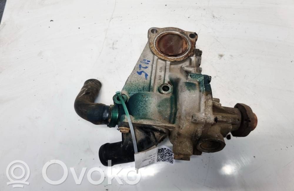 Audi A4 S4 B5 8D Vesipumppu 