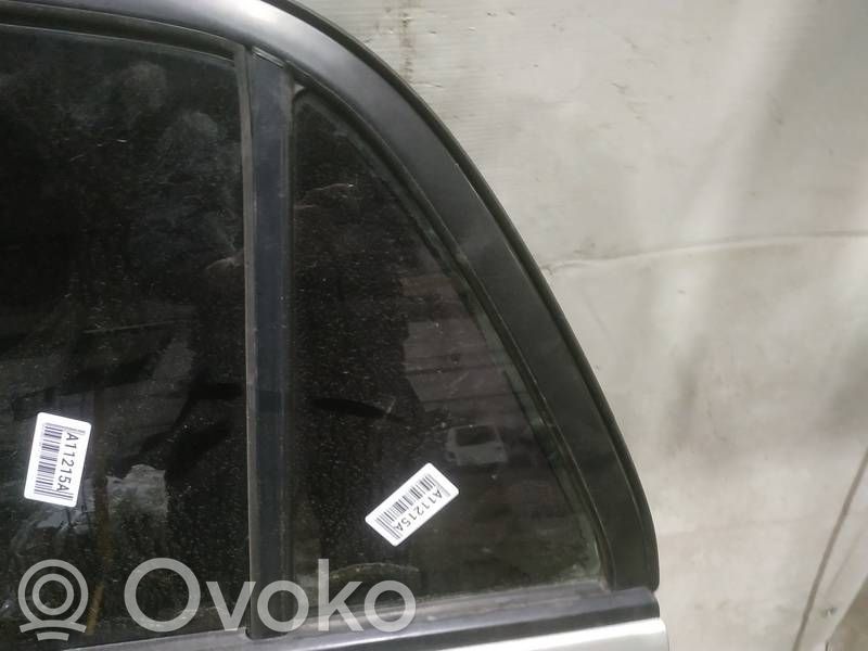 Toyota Corolla E120 E130 Vetro del deflettore posteriore 