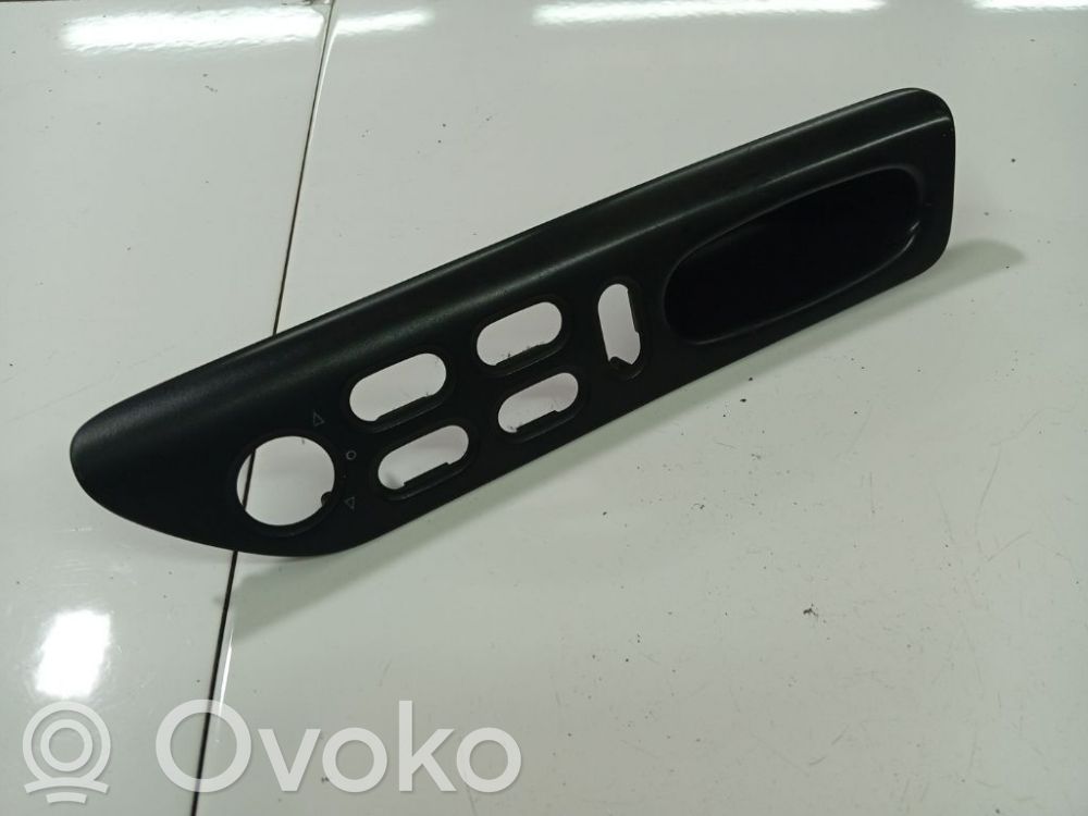 Electric window control switch   7700822337,7700822337,7700822337