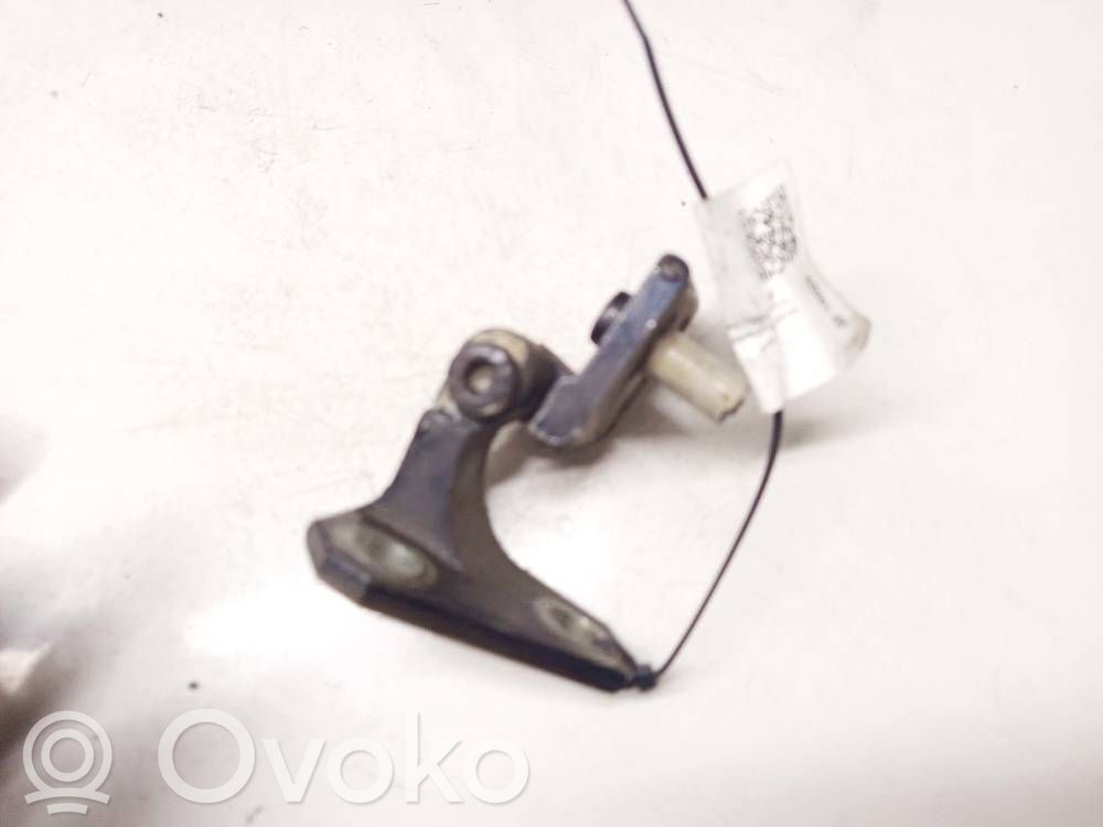 Etuoven yläsarana   1K0831402J,1K0831402J,1K0831402J