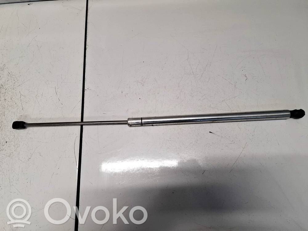 Volkswagen PASSAT B5 Konepellin kaasujousi 