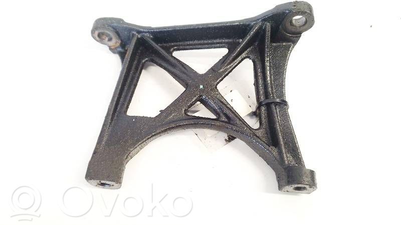 Toyota Avensis T250 Suport motor 