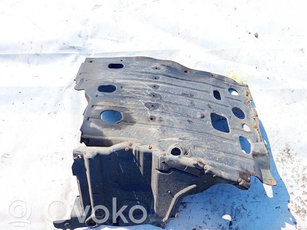Nissan Primera Osłona dolna silnika 