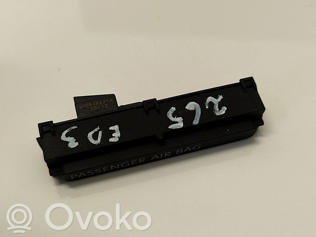 Volkswagen Jetta VI Comutator pornit/oprit airbag pasager 