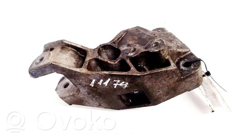 Nissan Primera Engine mounting bracket 