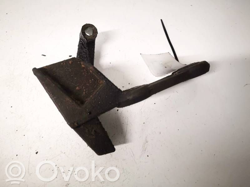 Peugeot 307 Engine mounting bracket 