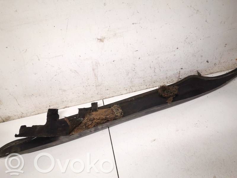 Volkswagen Golf V Garniture d'essuie-glace