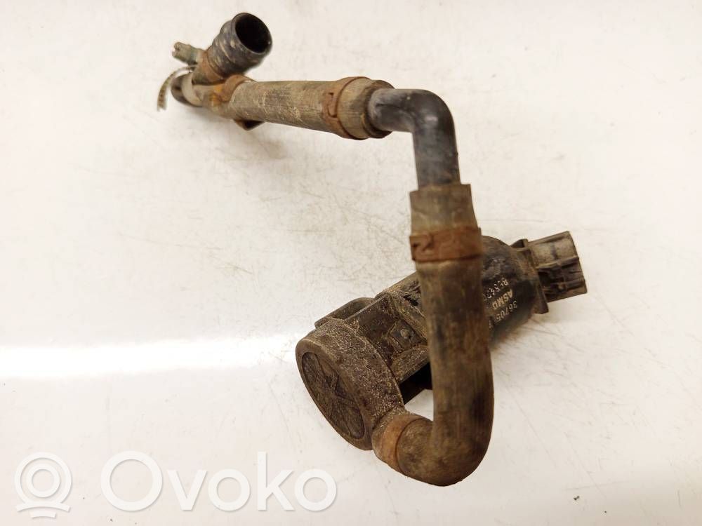 Toyota RAV 4 (XA30) Pompa spryskiwacza szyby przedniej / czołowej 
