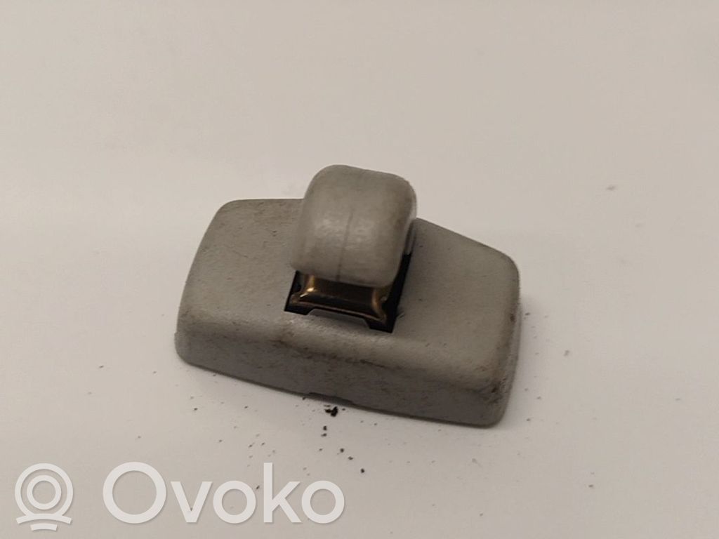 Volkswagen Polo IV 9N3 Clip/gancio/supporto per aletta parasole