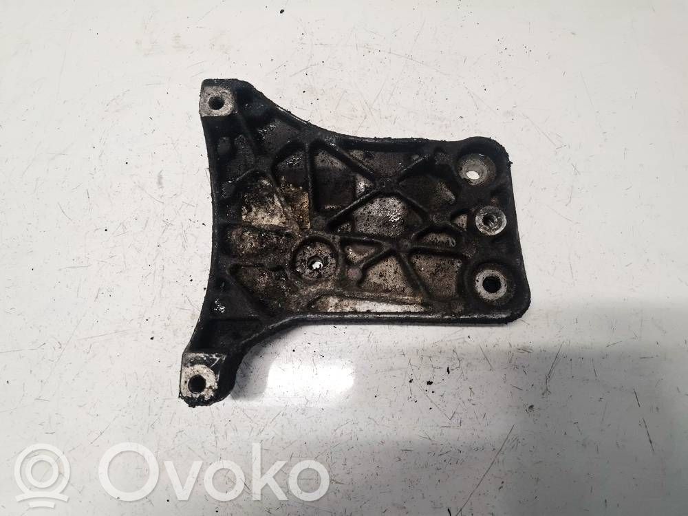 Rover 75 Engine mounting bracket 