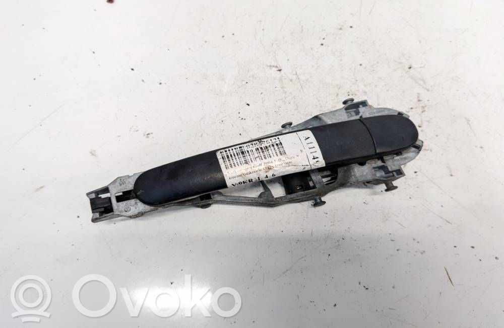 Etuoven ulkokahva   1Z0839886,1Z0839886,1Z0839885,1Z0839885A,1Z0839886,1Z0839886A,5J0837885C,5J0837886C,885C