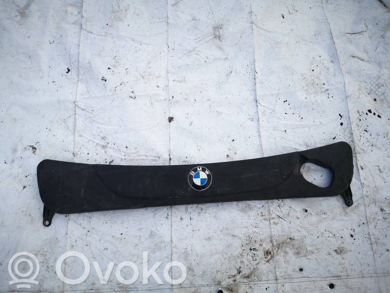 BMW 5 E60 E61 Variklio dangtis (apdaila) 