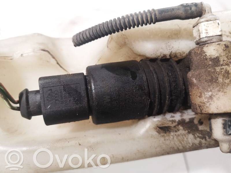 Volkswagen Polo IV 9N3 Pompa lavavetri parabrezza/vetro frontale