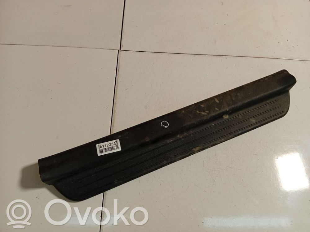 KIA Ceed Capac prag față 