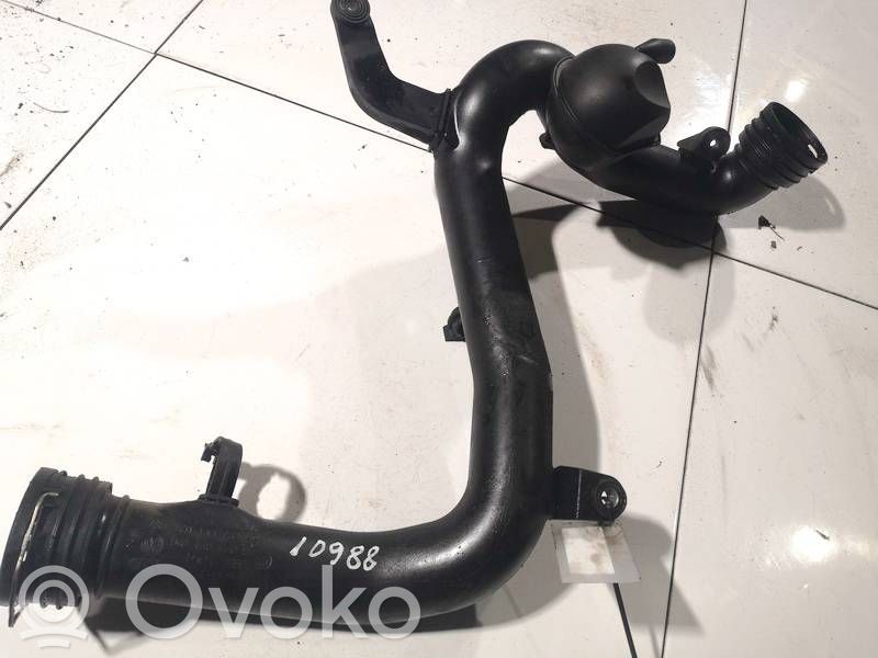 Volkswagen PASSAT B6 Furtun/conductă intercooler 