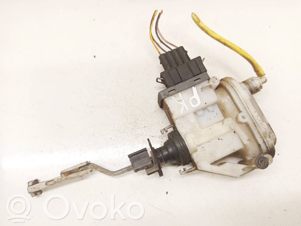Volkswagen PASSAT B4 Pompa a vuoto chiusura centralizzata