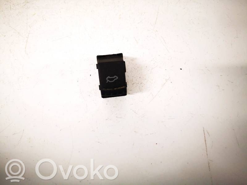 Volkswagen PASSAT B5.5 Comutator deschidere hayon