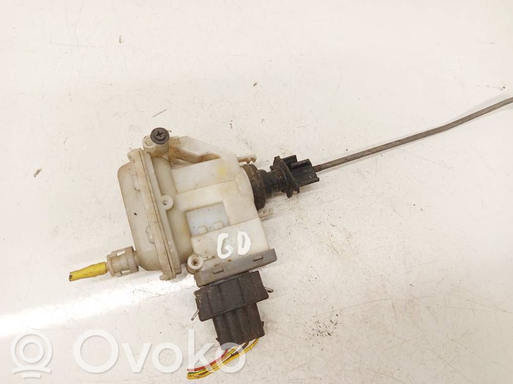 Volkswagen PASSAT B4 Pompa a vuoto chiusura centralizzata 