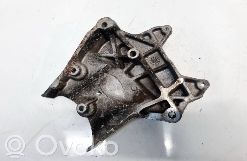 Opel Zafira B Łapa / Mocowanie silnika 